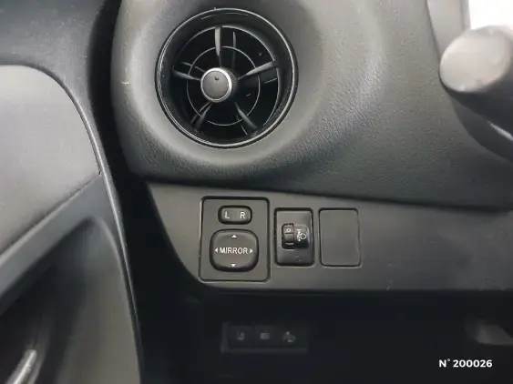 TOYOTA YARIS III - voiture d'occasion - Photo 15