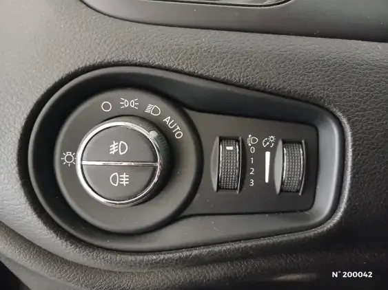 JEEP RENEGADE - voiture d'occasion - Photo 14