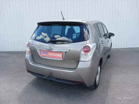 TOYOTA VERSO - voiture d'occasion - Photo 4