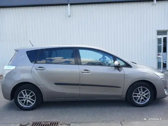 TOYOTA VERSO - voiture d'occasion - Photo 5