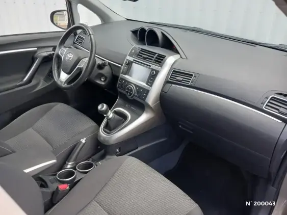TOYOTA VERSO - voiture d'occasion - Photo 10