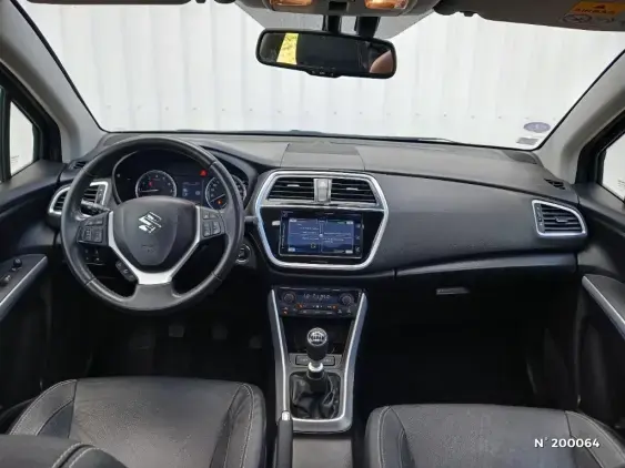 SUZUKI S-CROSS - voiture d'occasion - Photo 9