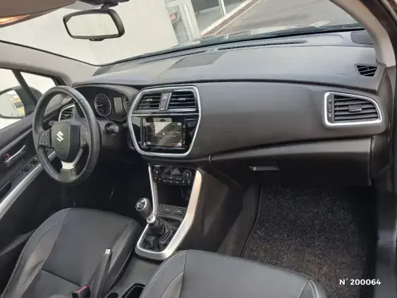 SUZUKI S-CROSS - voiture d'occasion - Photo 10