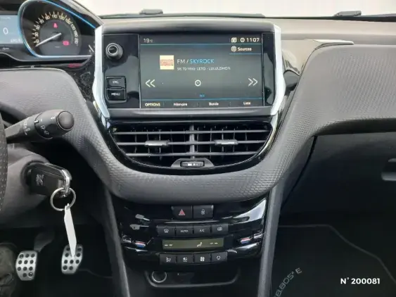 PEUGEOT 2008 - voiture d'occasion - Photo 11