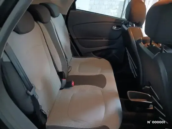 RENAULT CAPTUR - voiture d'occasion - Photo 11