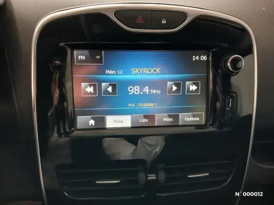 RENAULT CLIO IV - voiture d'occasion - Photo 13