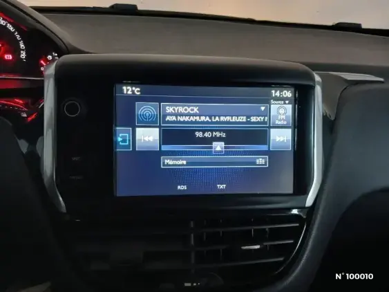 PEUGEOT 208 - voiture d'occasion - Photo 13