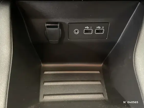 RENAULT CLIO V - voiture d'occasion - Photo 24