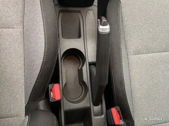 RENAULT CLIO V - voiture d'occasion - Photo 26