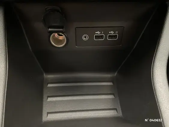 RENAULT CLIO V - voiture d'occasion - Photo 23