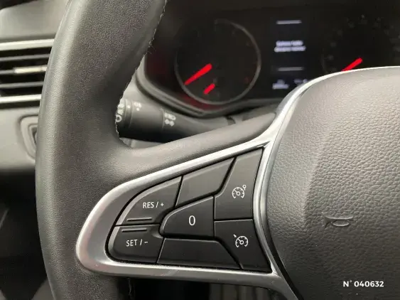 RENAULT CLIO V - voiture d'occasion - Photo 26