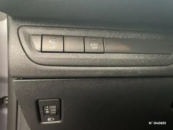 PEUGEOT 2008 - voiture d'occasion - Photo 15