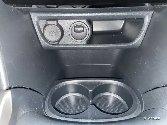 PEUGEOT 2008 - voiture d'occasion - Photo 24