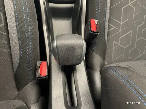 PEUGEOT 2008 - voiture d'occasion - Photo 26