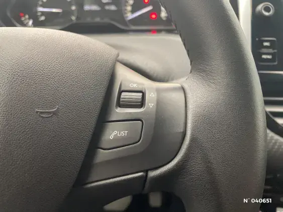 PEUGEOT 2008 - voiture d'occasion - Photo 28