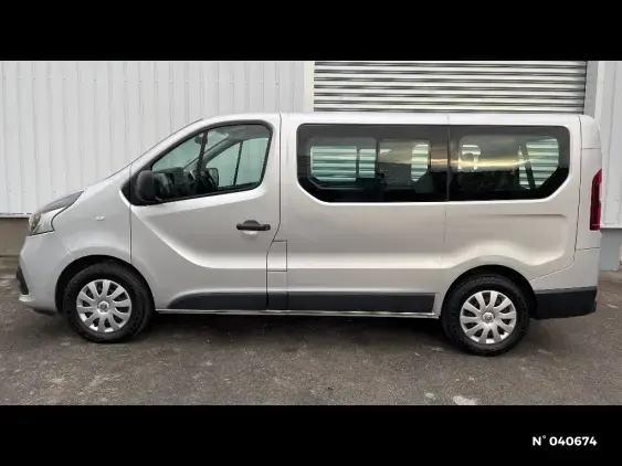 RENAULT TRAFIC III - voiture d'occasion - Photo 2