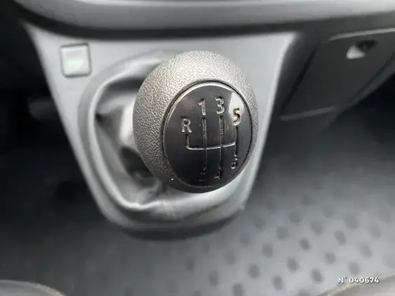 RENAULT TRAFIC III - voiture d'occasion - Photo 24