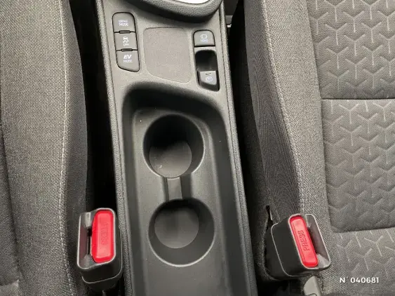 TOYOTA YARIS CROSS I - voiture d'occasion - Photo 26