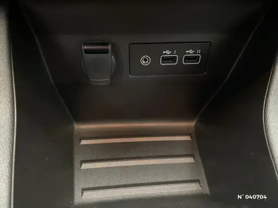 RENAULT CLIO V - voiture d'occasion - Photo 24