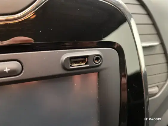 RENAULT CAPTUR - voiture d'occasion - Photo 24