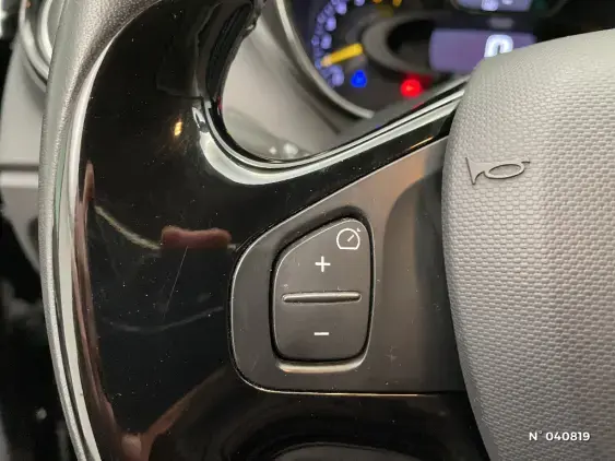 RENAULT CAPTUR - voiture d'occasion - Photo 27