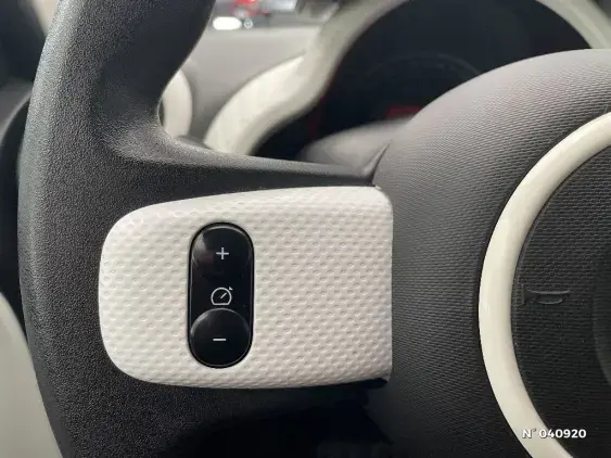 RENAULT TWINGO III - voiture d'occasion - Photo 29