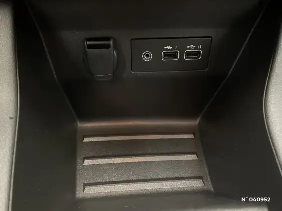 RENAULT CLIO V - voiture d'occasion - Photo 24