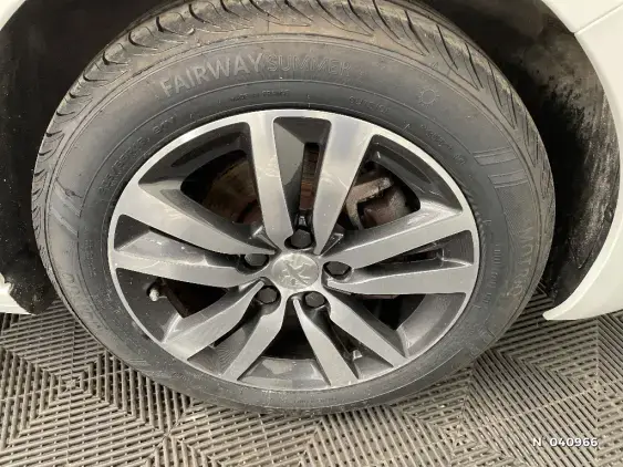 PEUGEOT 308 II - voiture d'occasion - Photo 8