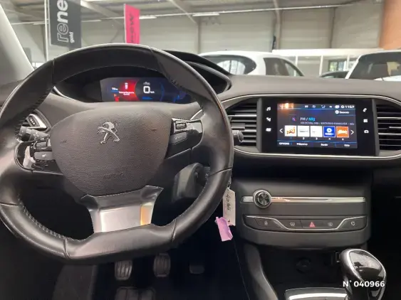 PEUGEOT 308 II - voiture d'occasion - Photo 9