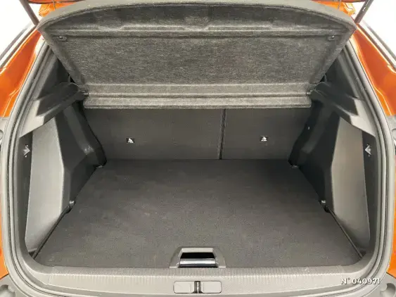 PEUGEOT 2008 II - voiture d'occasion - Photo 7