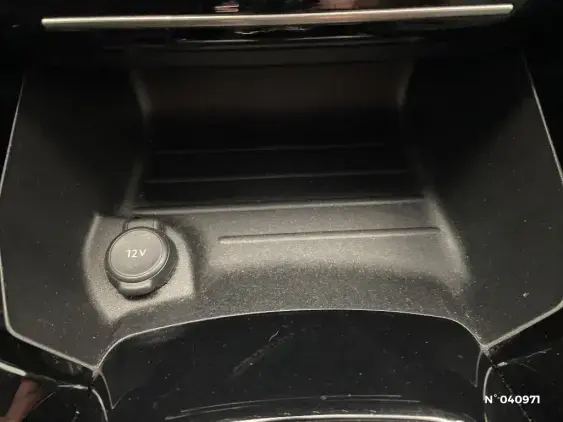 PEUGEOT 2008 II - voiture d'occasion - Photo 25