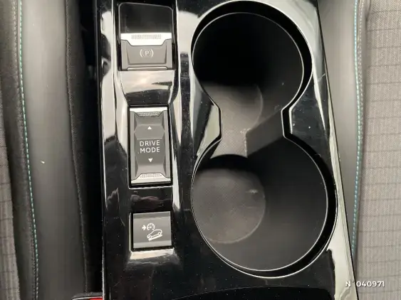 PEUGEOT 2008 II - voiture d'occasion - Photo 27