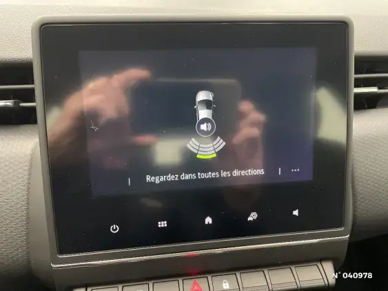 RENAULT CLIO V - voiture d'occasion - Photo 14