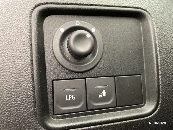 DACIA DUSTER II - voiture d'occasion - Photo 15