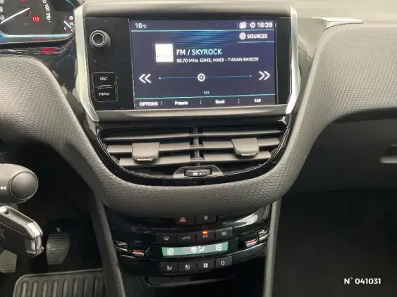 PEUGEOT 2008 - voiture d'occasion - Photo 13