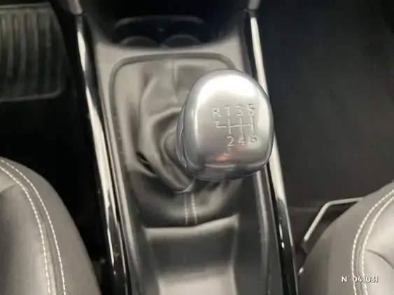 PEUGEOT 2008 - voiture d'occasion - Photo 25