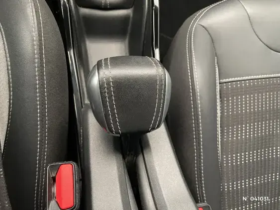 PEUGEOT 2008 - voiture d'occasion - Photo 26