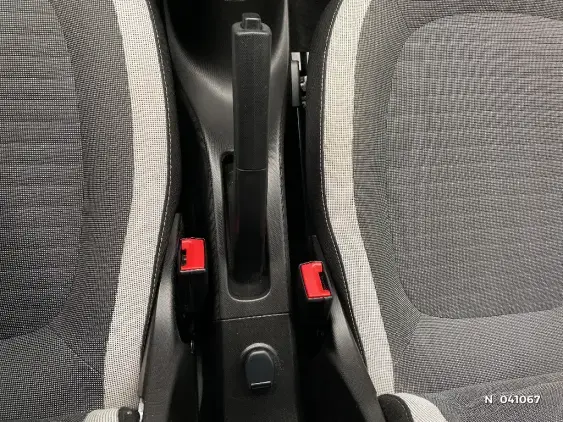 RENAULT TWINGO III - voiture d'occasion - Photo 26