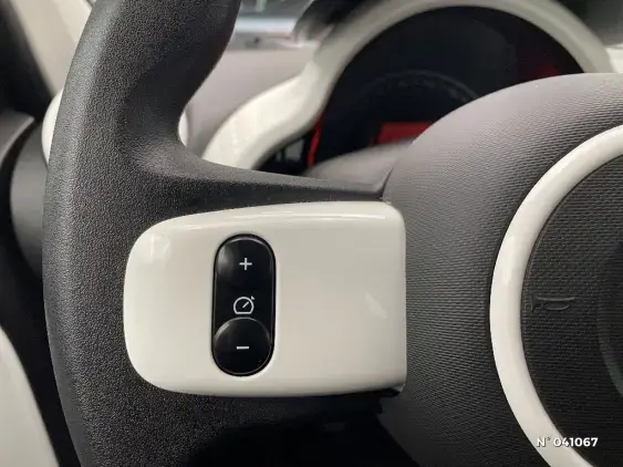 RENAULT TWINGO III - voiture d'occasion - Photo 27