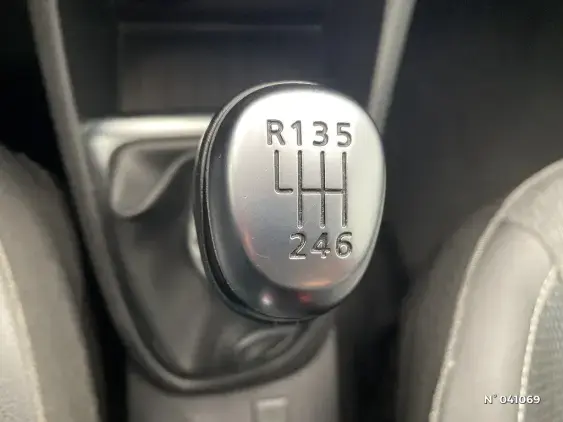 RENAULT CAPTUR - voiture d'occasion - Photo 27