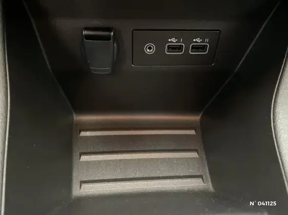 RENAULT CLIO V - voiture d'occasion - Photo 24