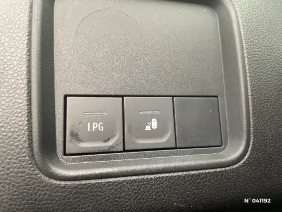 DACIA DUSTER II - voiture d'occasion - Photo 15