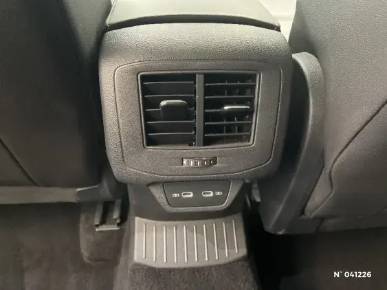 VOLKSWAGEN T-ROC - voiture d'occasion - Photo 28