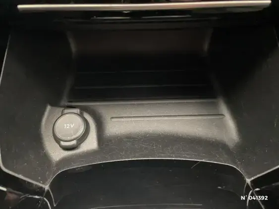 PEUGEOT 2008 II - voiture d'occasion - Photo 25