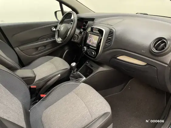 RENAULT CAPTUR - voiture d'occasion - Photo 9