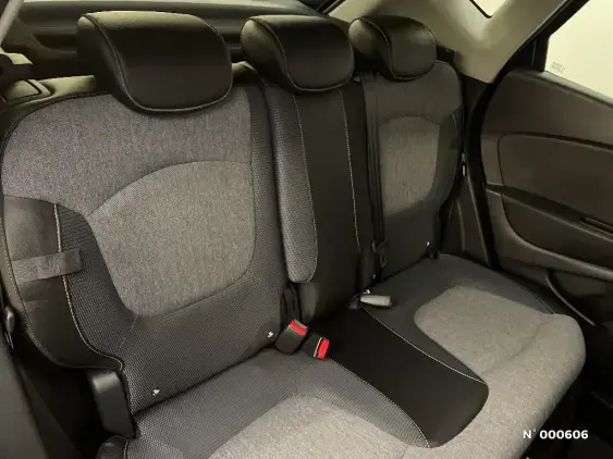 RENAULT CAPTUR - voiture d'occasion - Photo 10