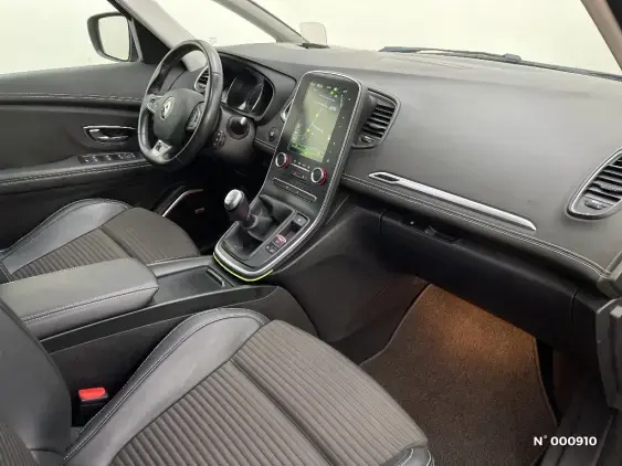 RENAULT SCENIC IV - voiture d'occasion - Photo 10