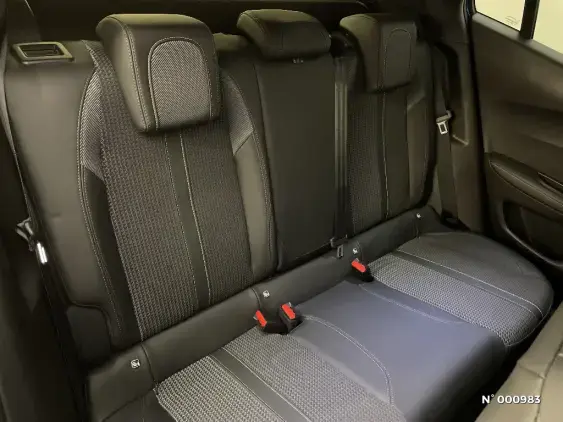 PEUGEOT 2008 II - voiture d'occasion - Photo 11