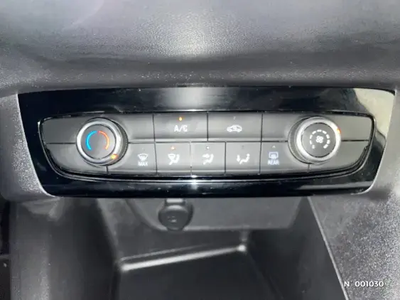 OPEL CORSA F - voiture d'occasion - Photo 14