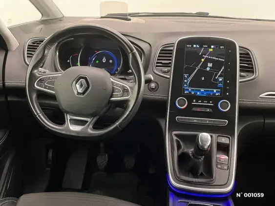 RENAULT SCENIC IV - voiture d'occasion - Photo 13